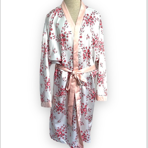 Lane Intimates & Sleepwear Lane Allie Robe Floral